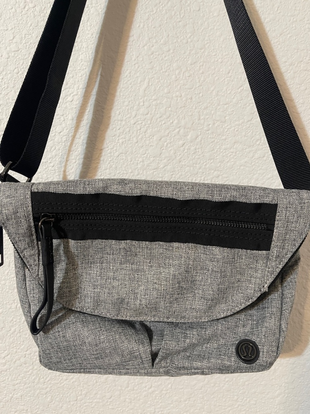 lululemon athletica Gray and Black Crossbody